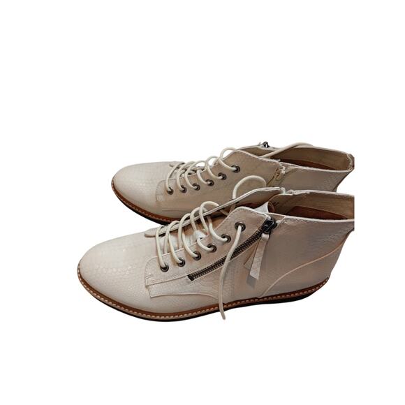 NATURALIZER Womens Ivory Snake 1" Platform Pull Tab Eeva Toe Wedge Booties 12M - Picture 4 of 5